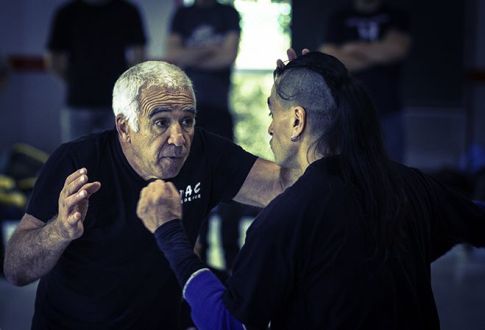 Boxe de rue à Rennes avec Robert PATUREL Boxe de rue à Rennes avec Robert PATUREL